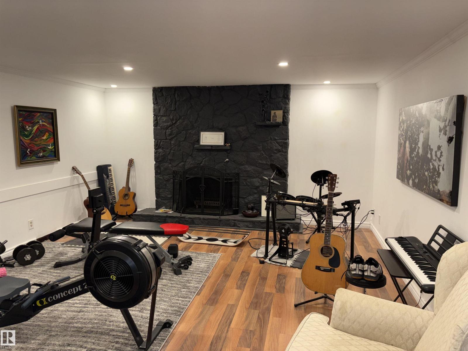 14016 85 AV NW - 53