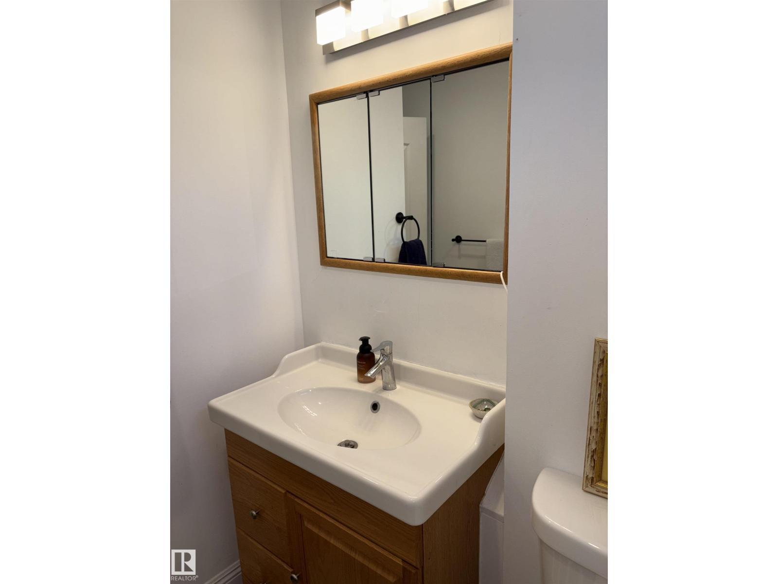 14016 85 AV NW - 54