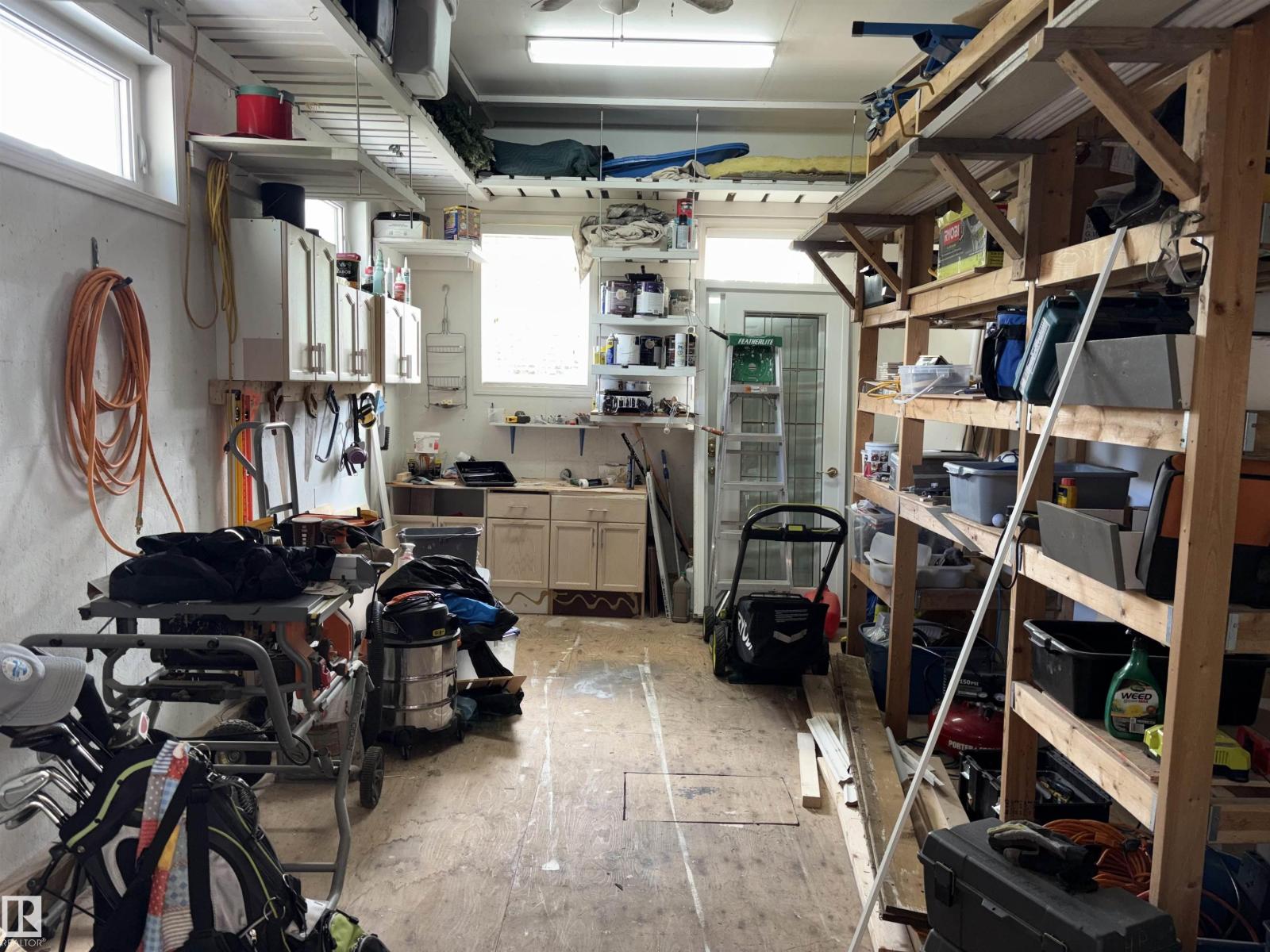 14016 85 AV NW - 75