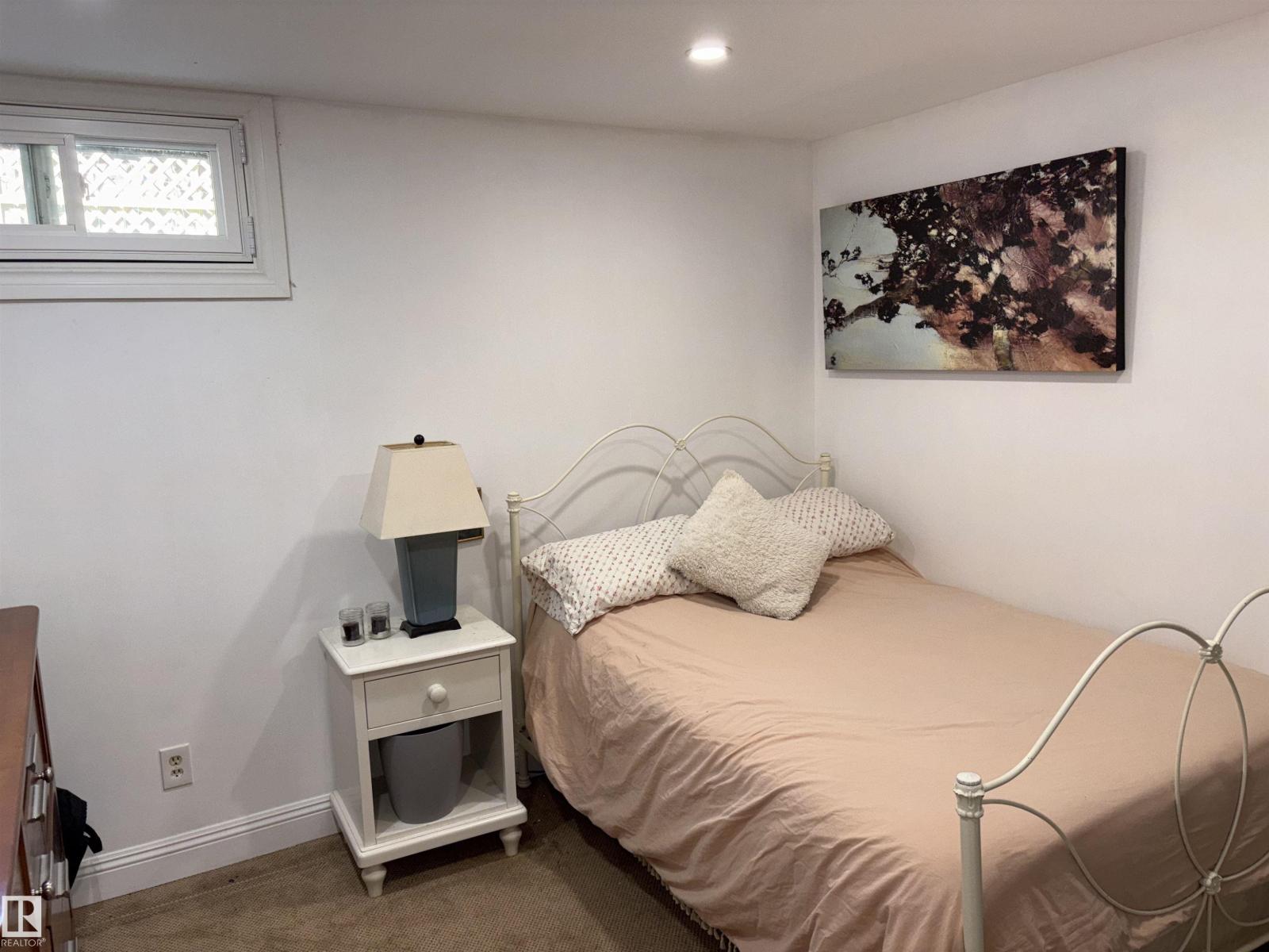 14016 85 AV NW - 55