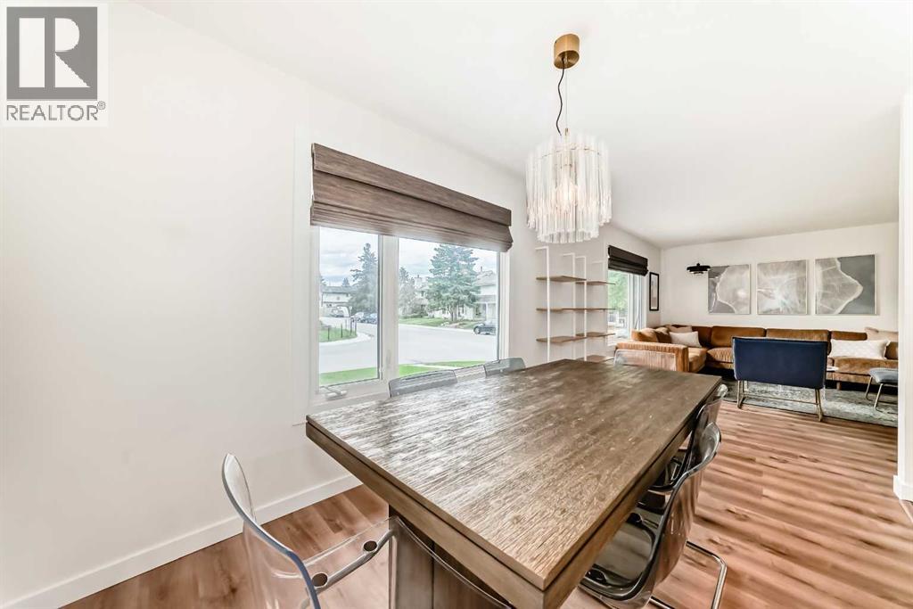 584 Woodhill Place SW — photo 8