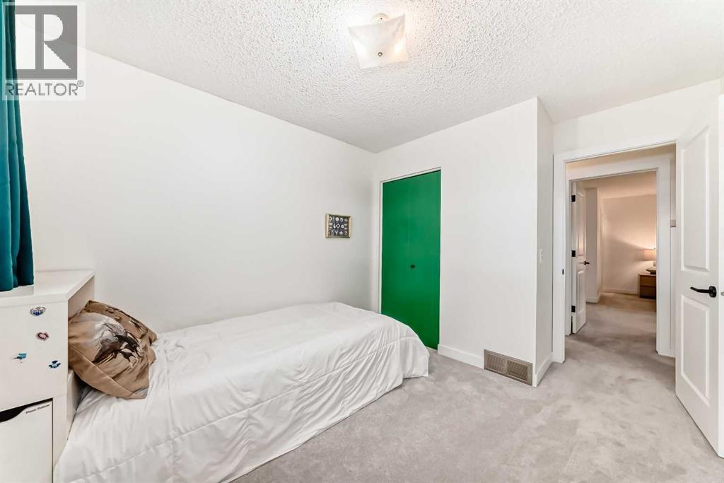 584 Woodhill Place SW — photo 24