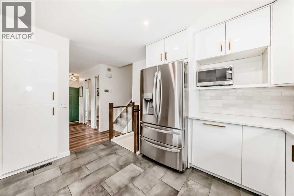 584 Woodhill Place SW — photo 13