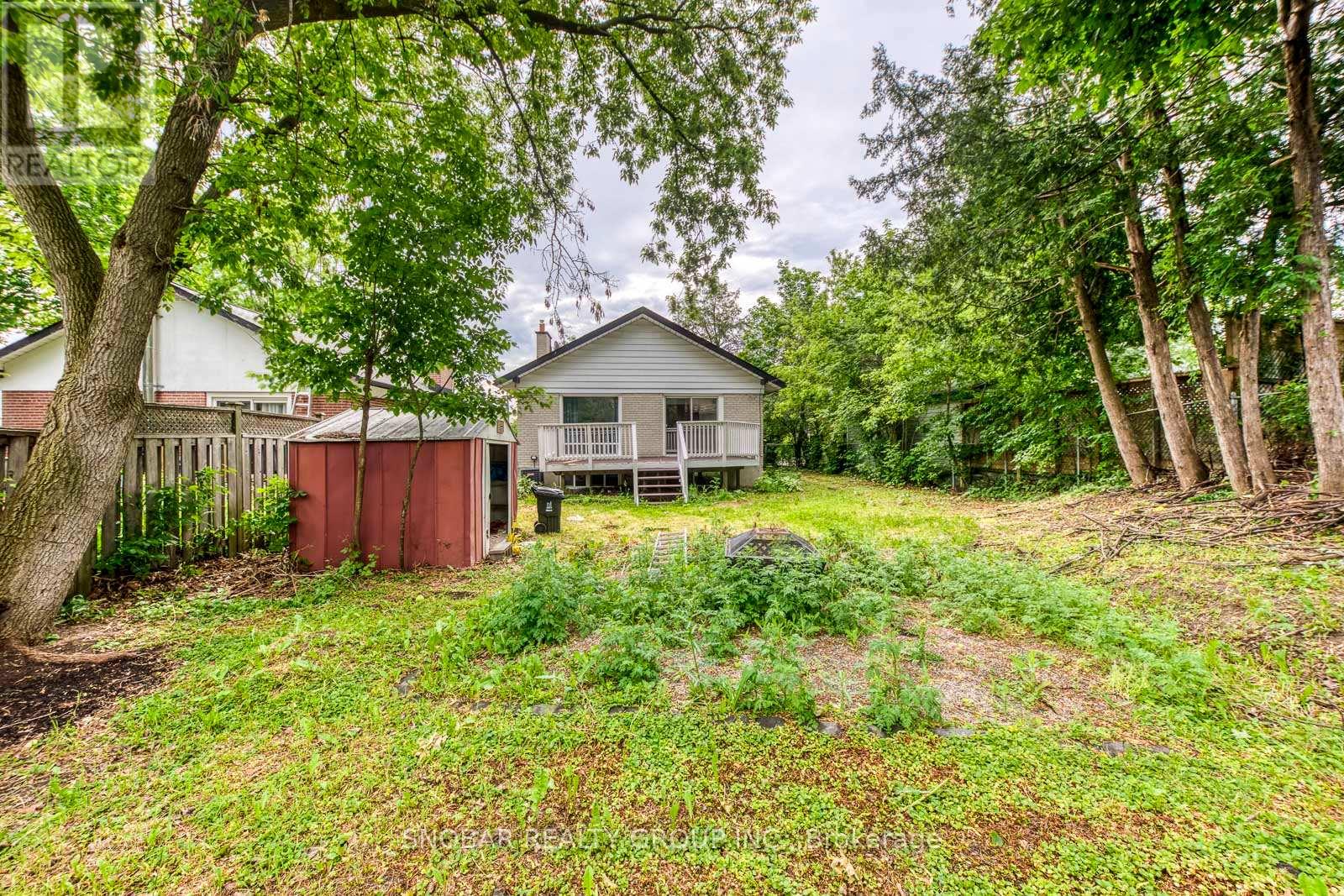 42 CLEARBROOKE CIRCLE - 25