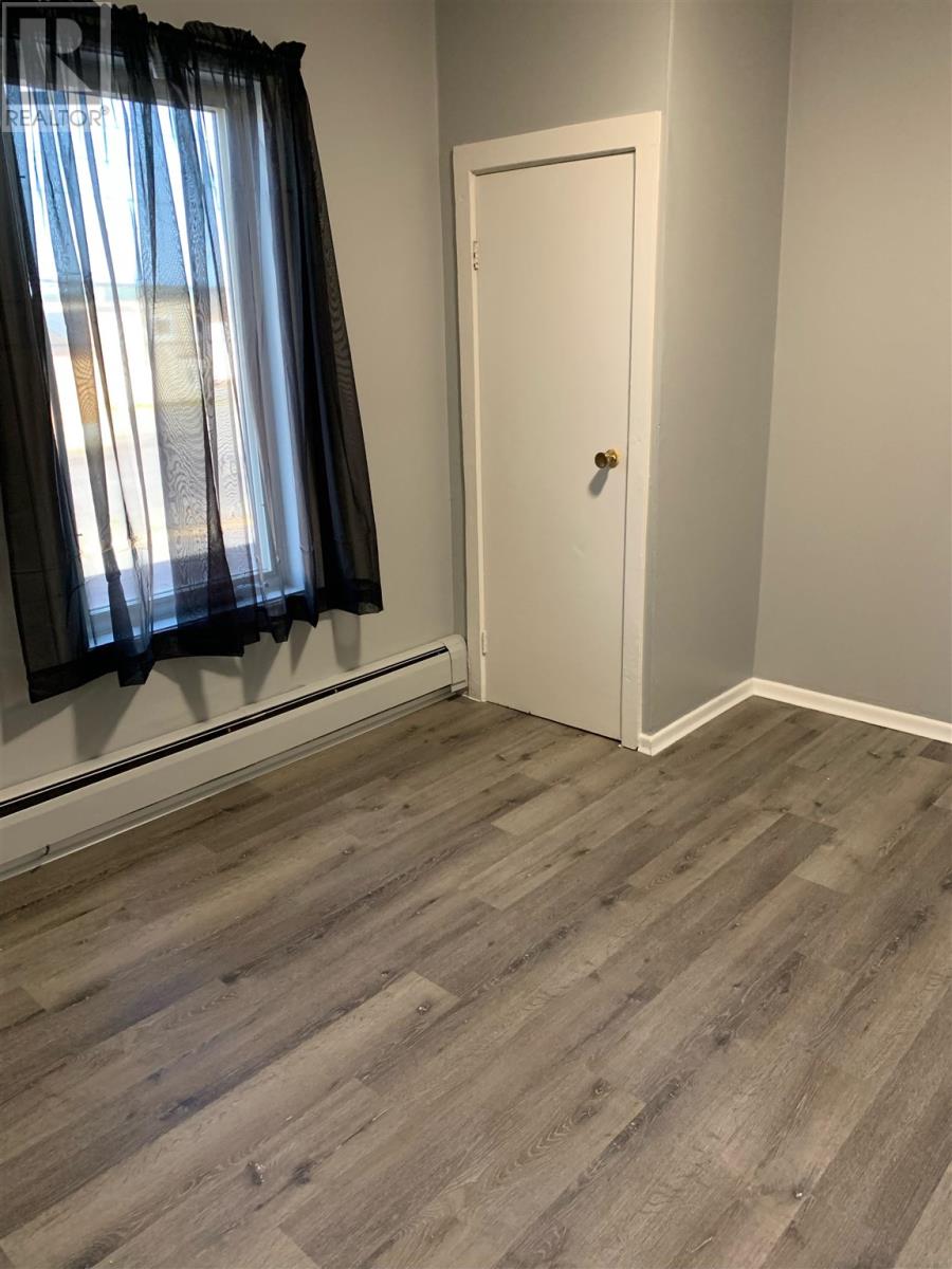 18 McKinley AVE - 18