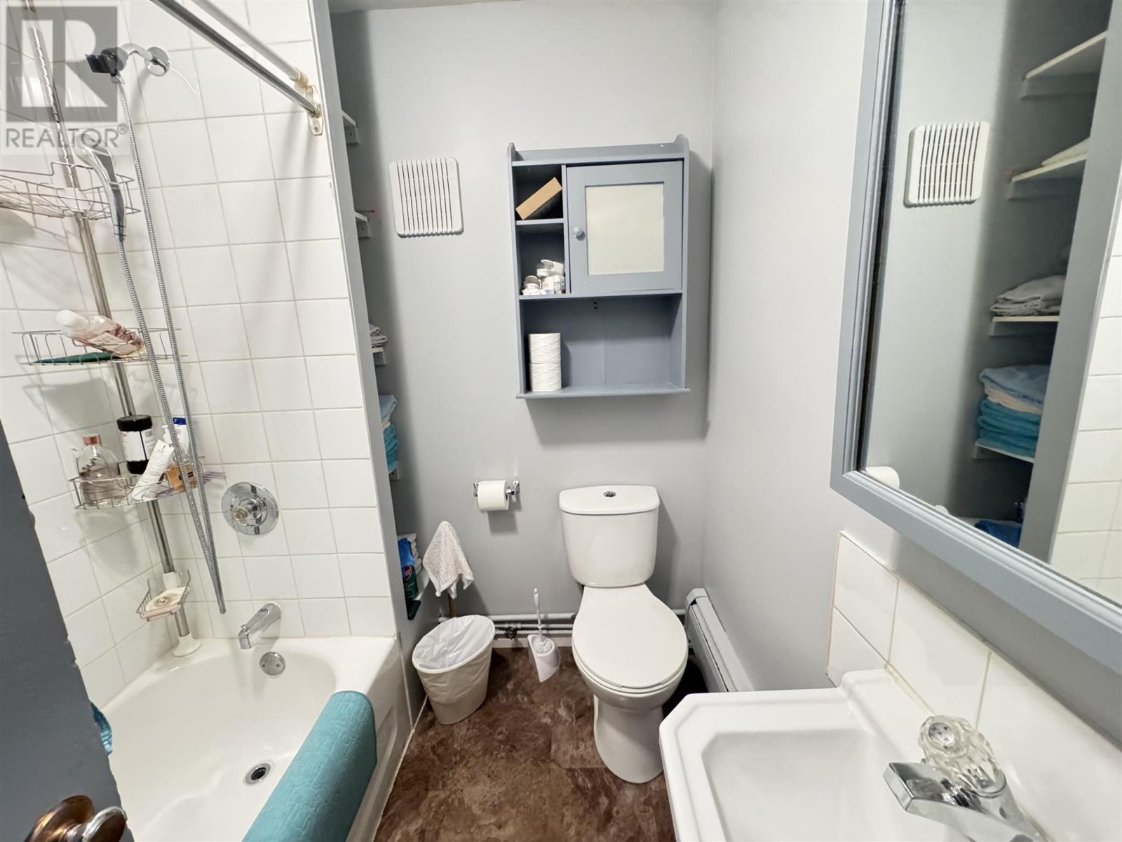 18 McKinley AVE - 28