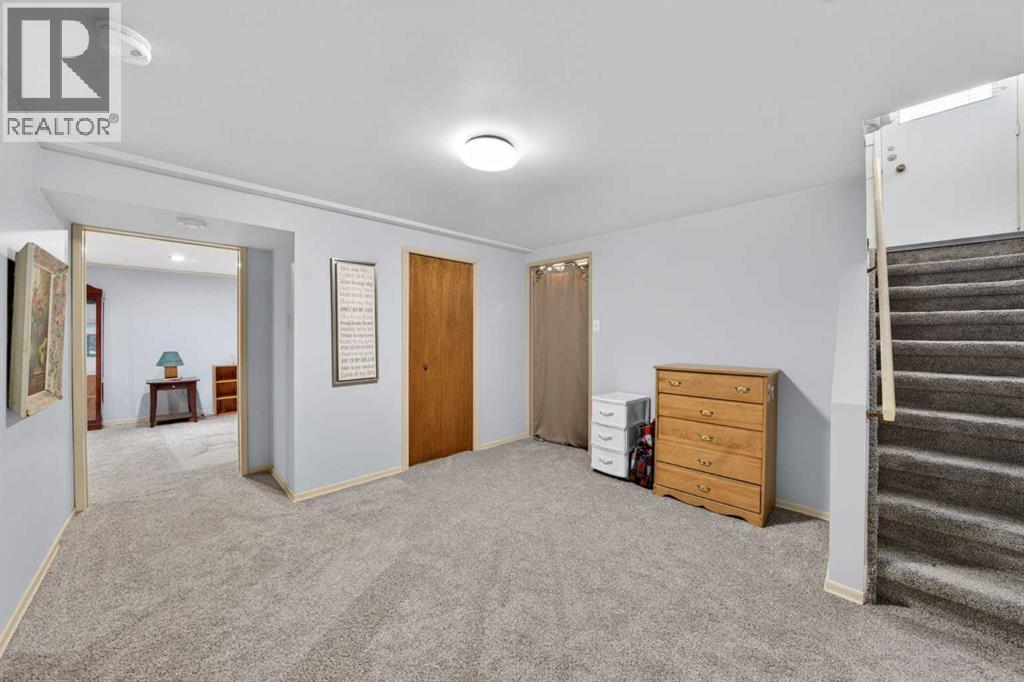 740 Hunterston Crescent NW — photo 19
