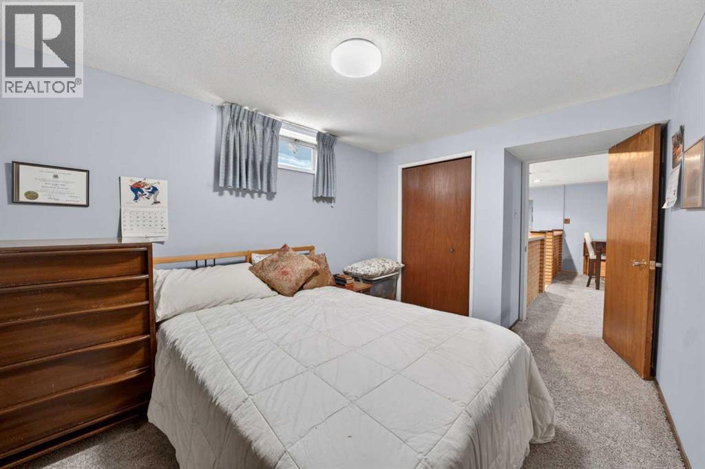 740 Hunterston Crescent NW — photo 24