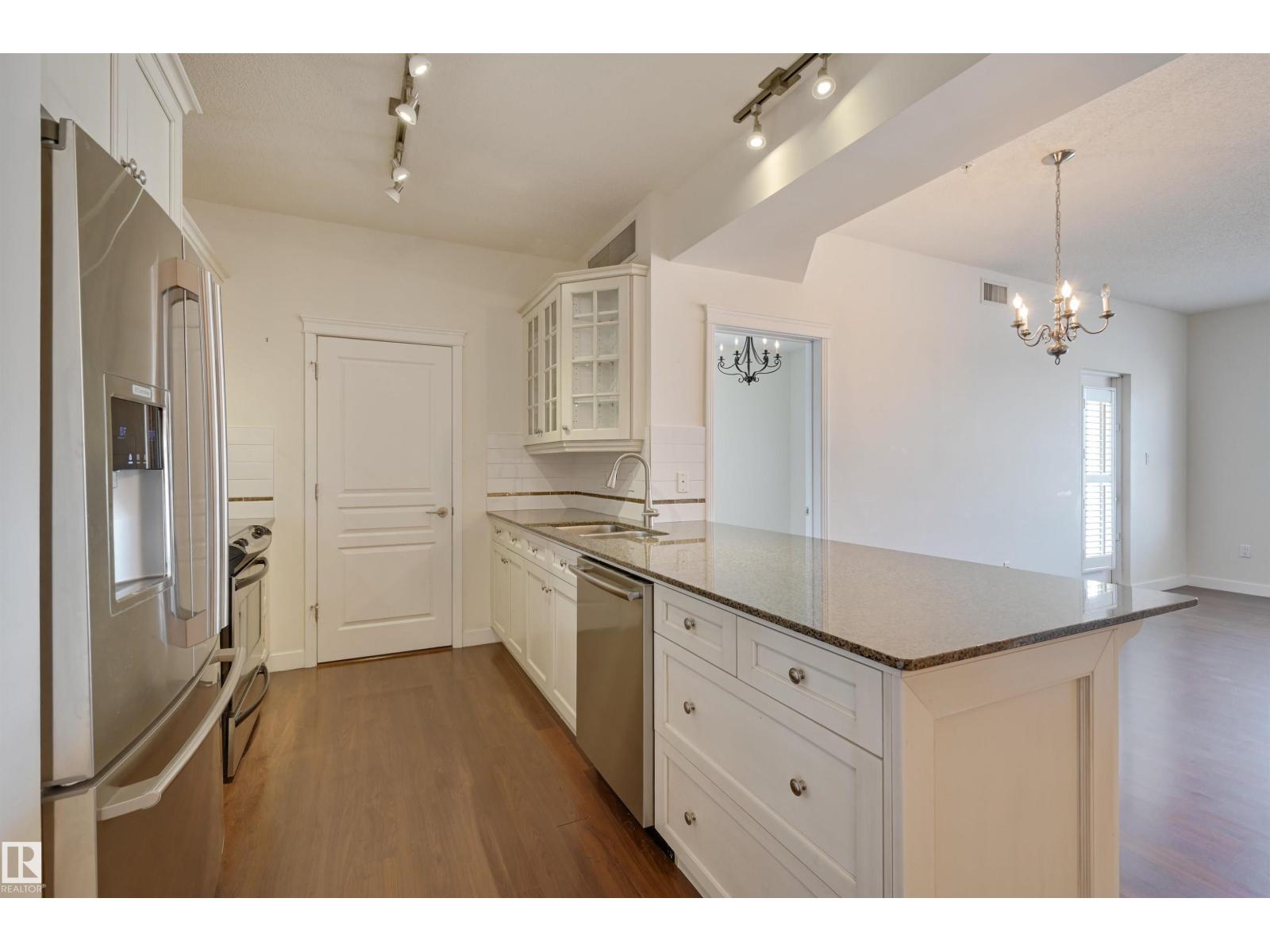 #521 10333 112 ST NW - 15