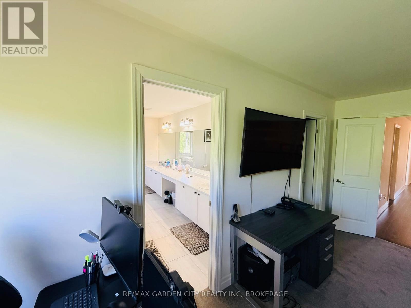 9224 WHITE OAK AVENUE - 15
