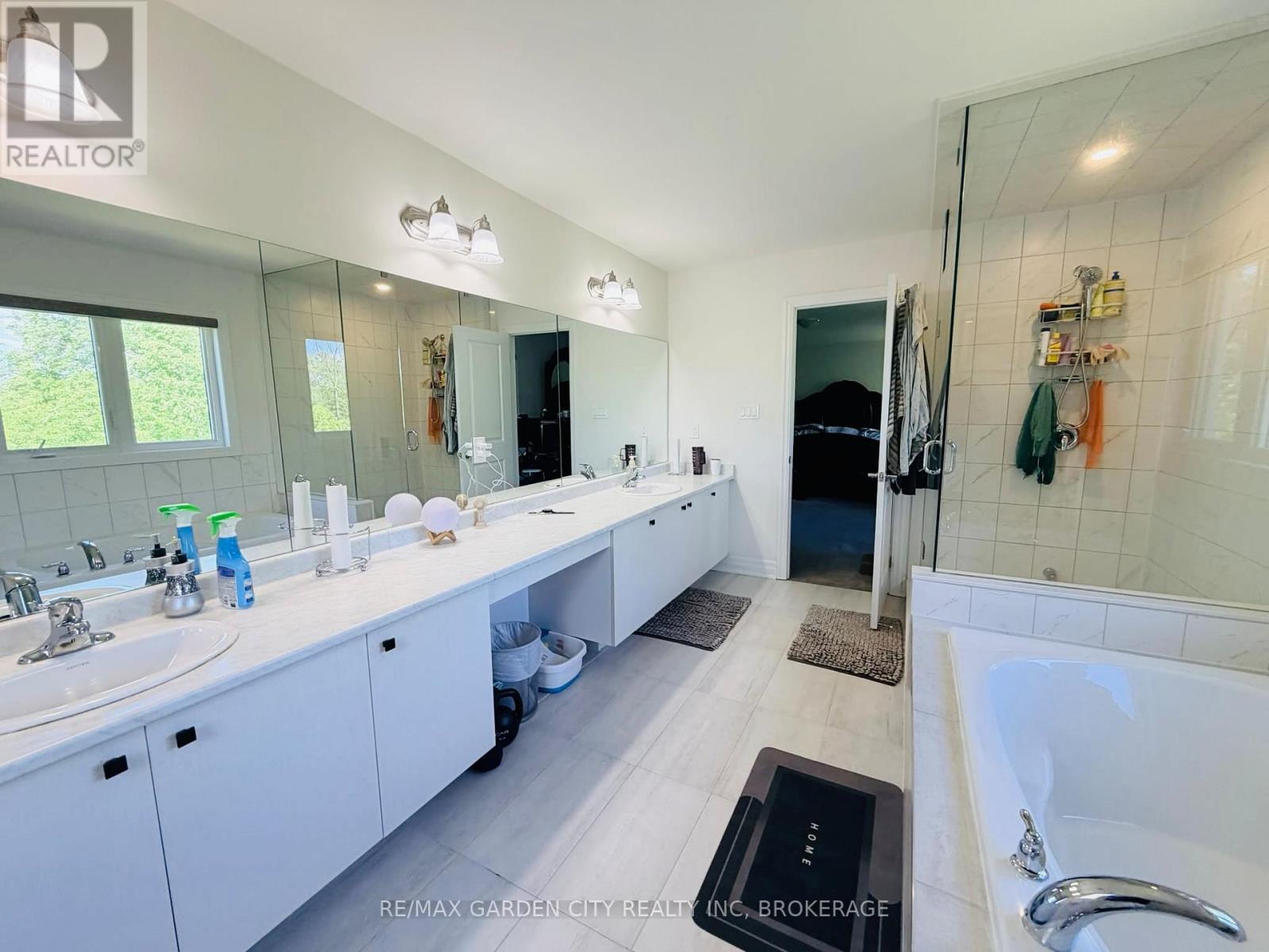9224 WHITE OAK AVENUE - 17