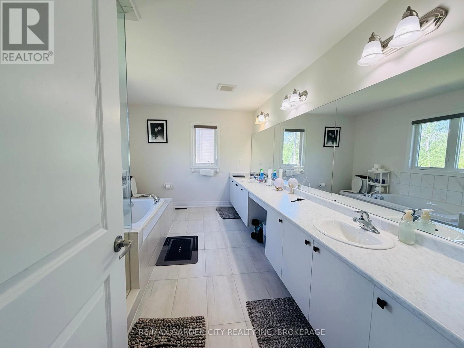 9224 WHITE OAK AVENUE - 18