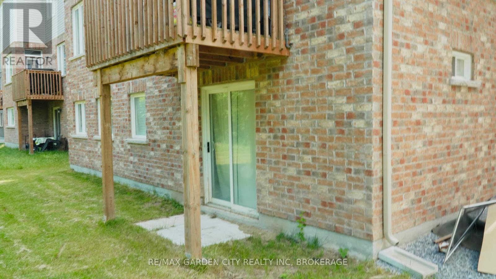 9224 WHITE OAK AVENUE - 24