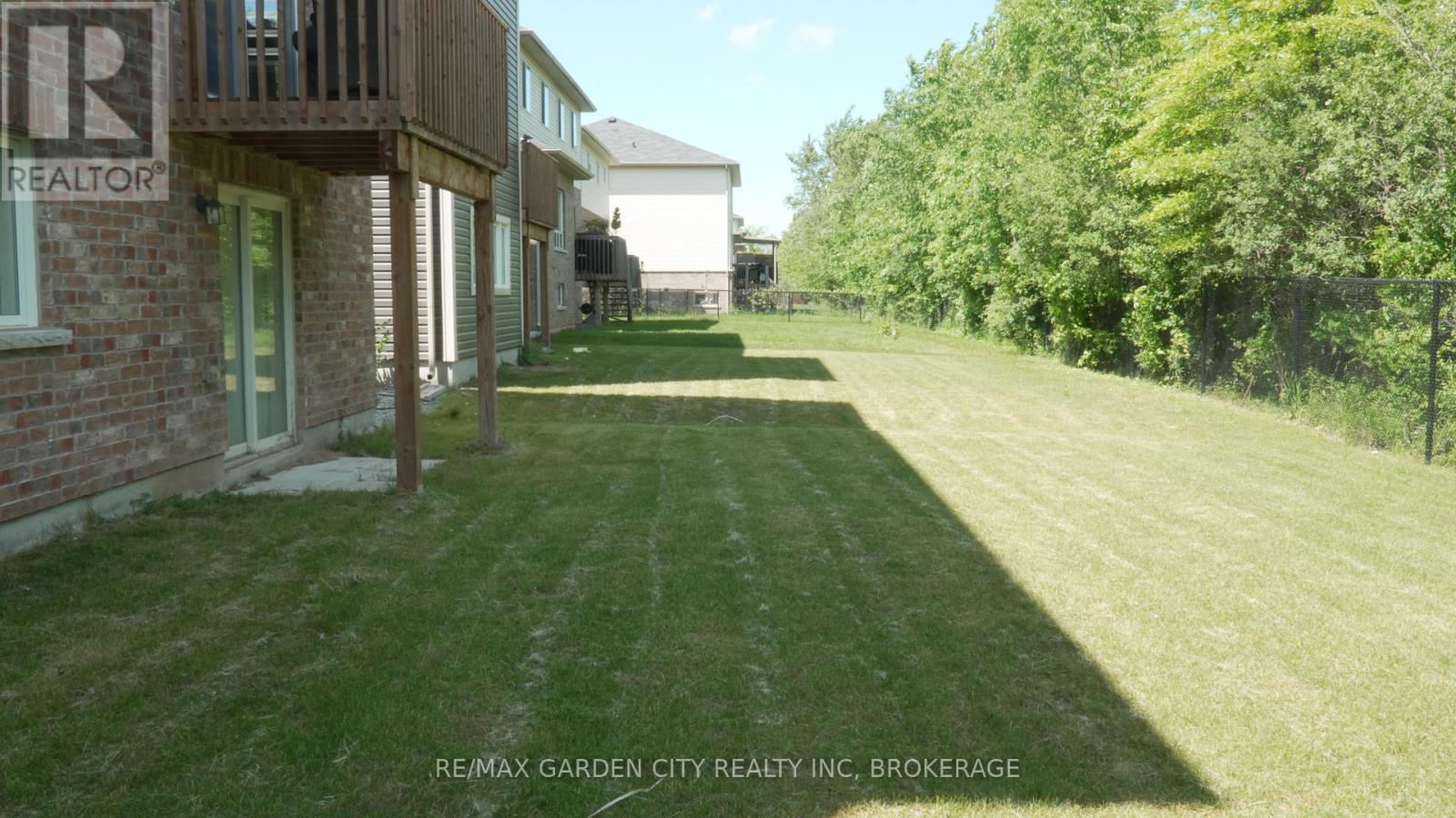 9224 WHITE OAK AVENUE - 29