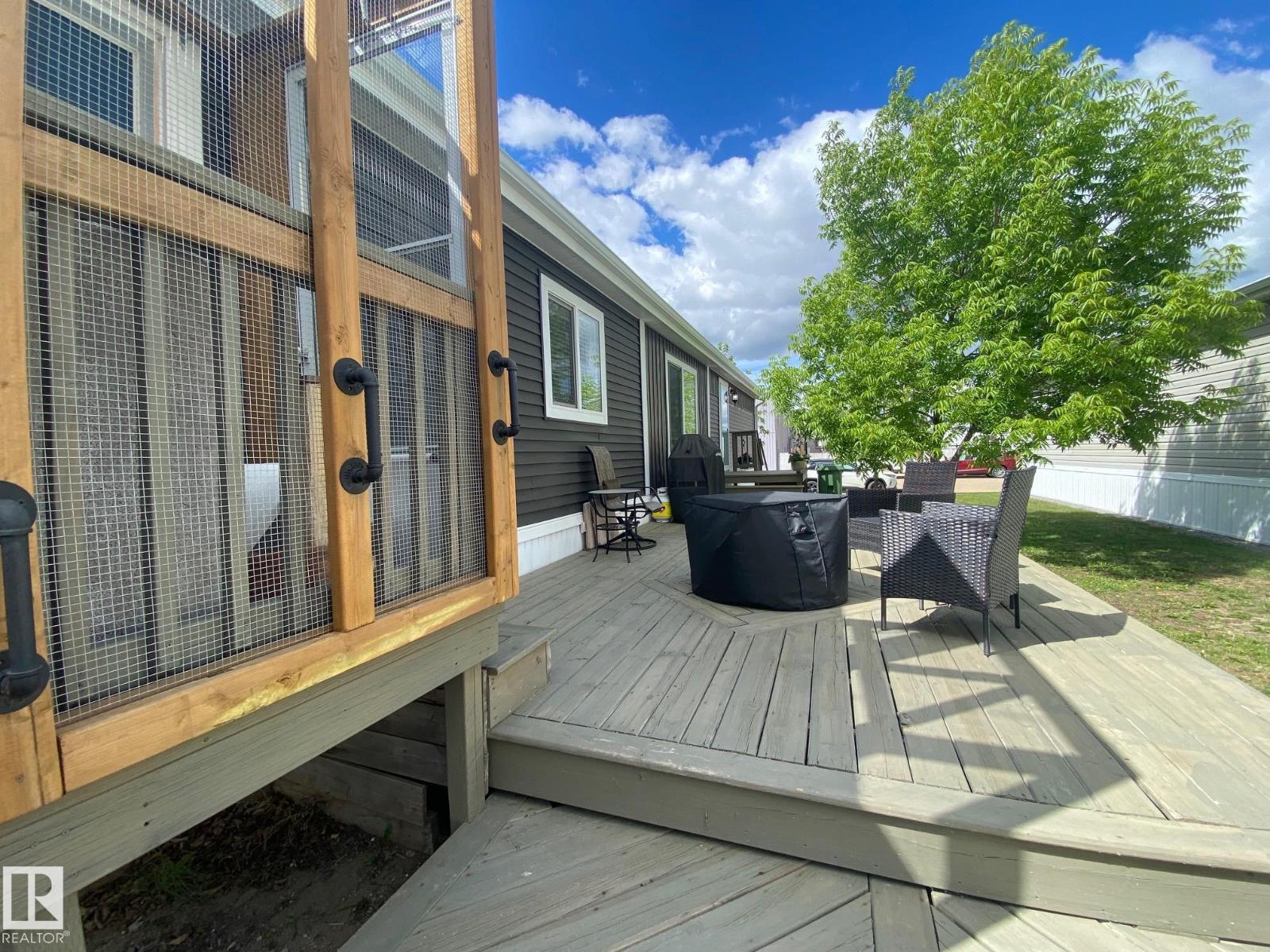 4809 49 AV — photo 9