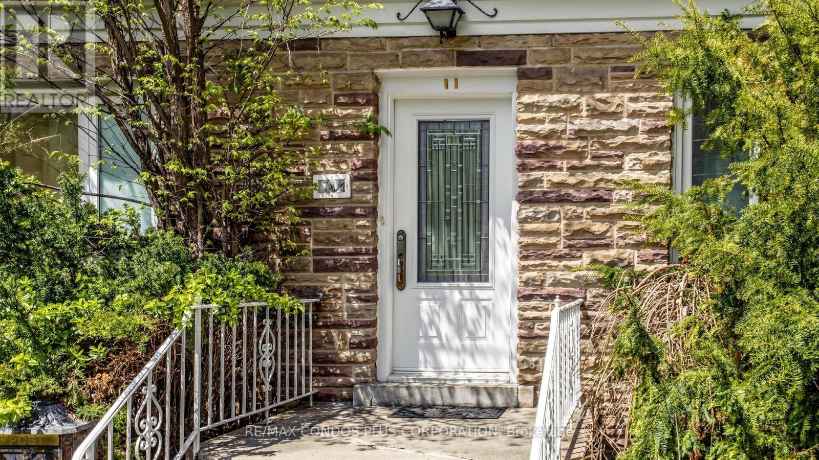 78 SPRING GARDEN AVENUE - 3