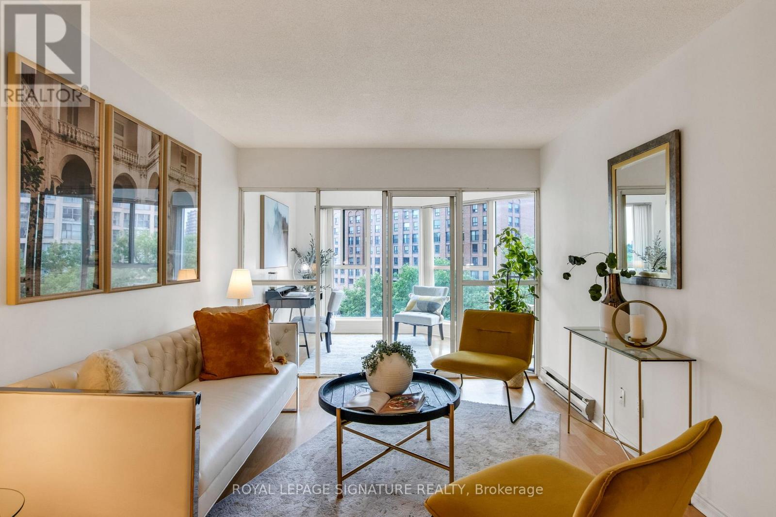 Listing photo of 525 - 222 THE ESPLANADE