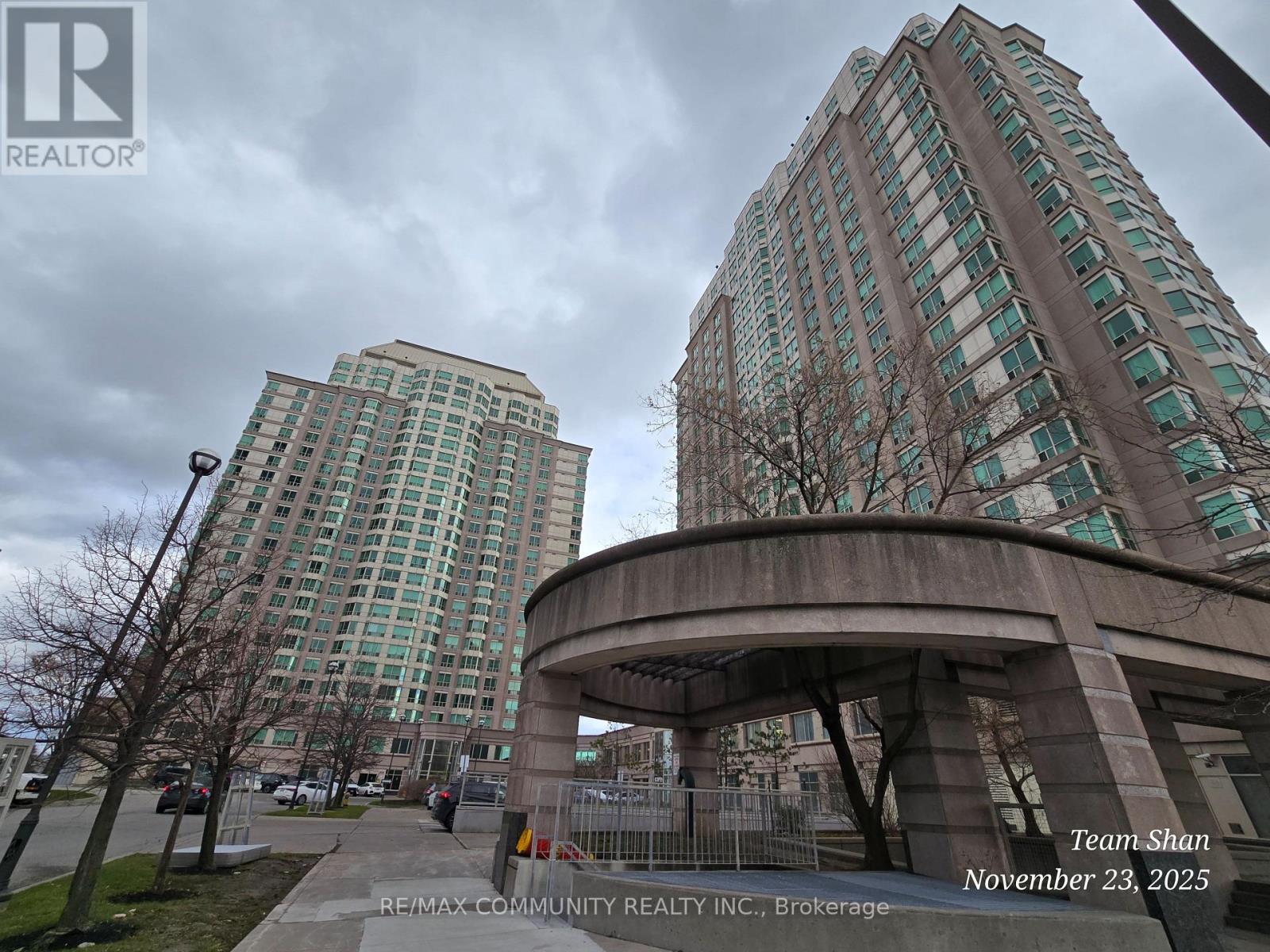 #PH302 1 LEE CENTERE DRIVE - 1