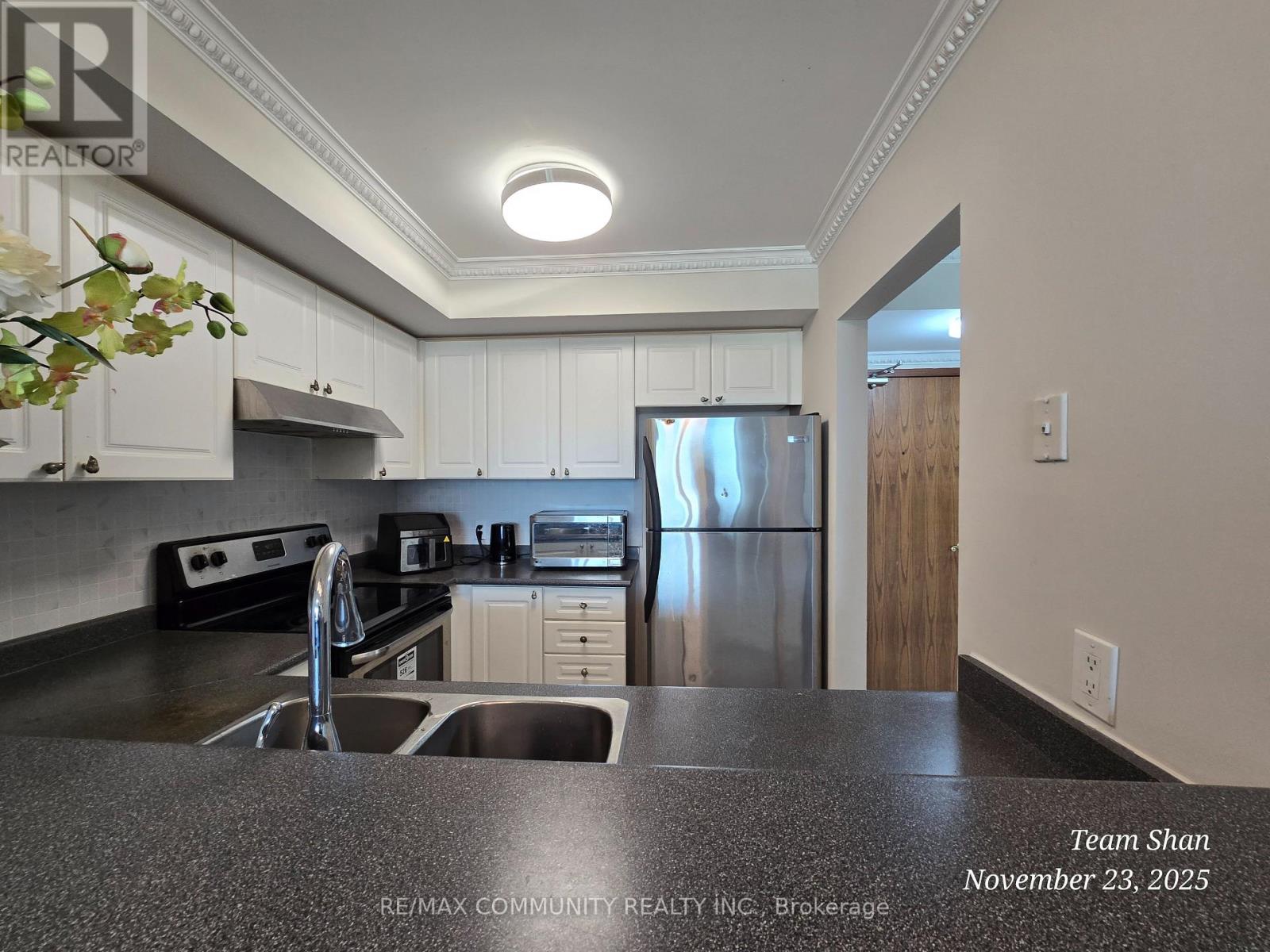 #PH302 1 LEE CENTERE DRIVE - 25