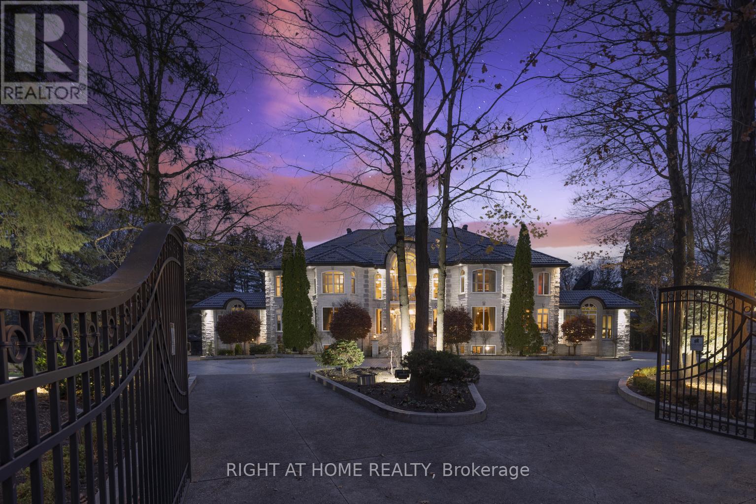 38 SUGARBUSH COURT - 1