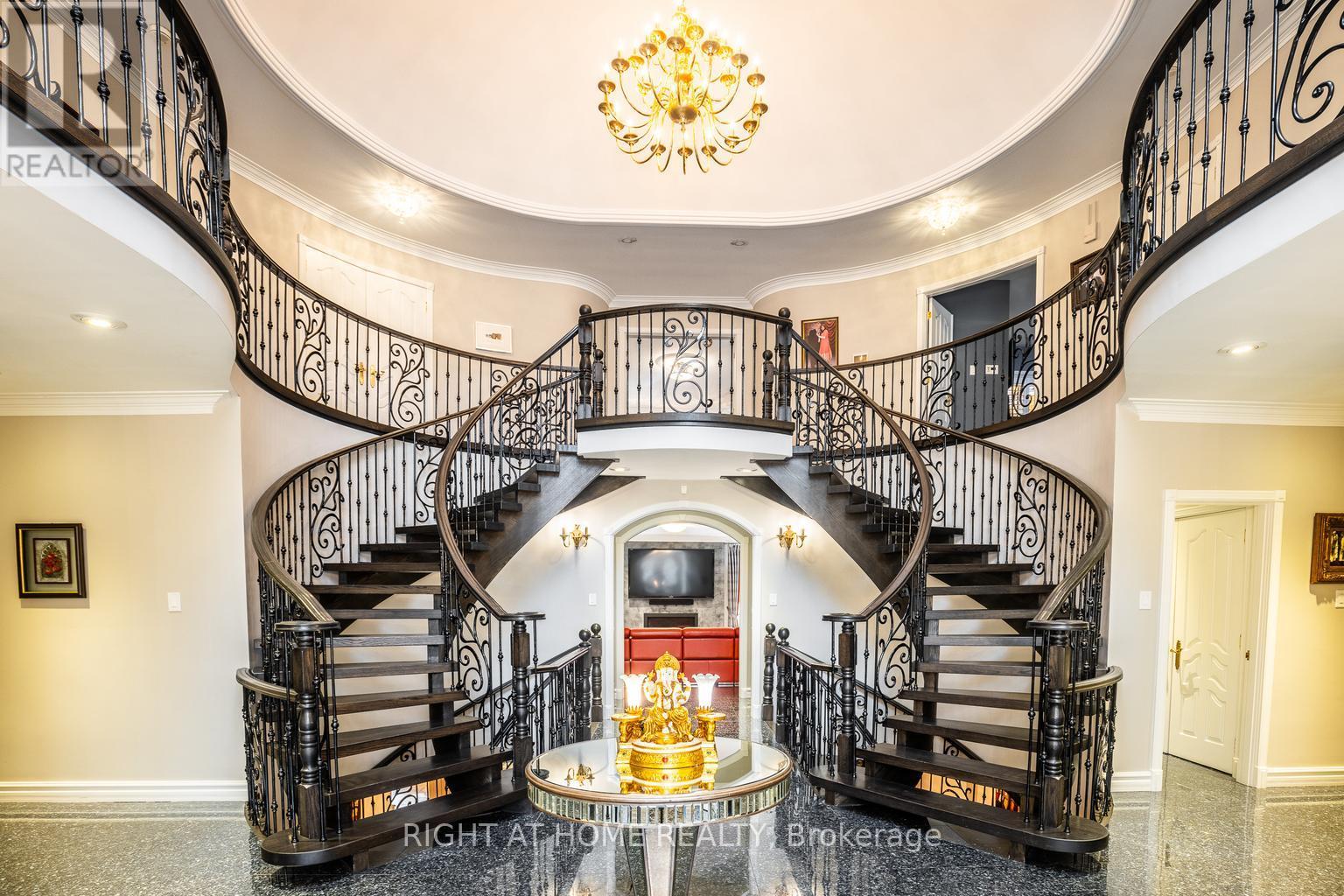 38 SUGARBUSH COURT - 29