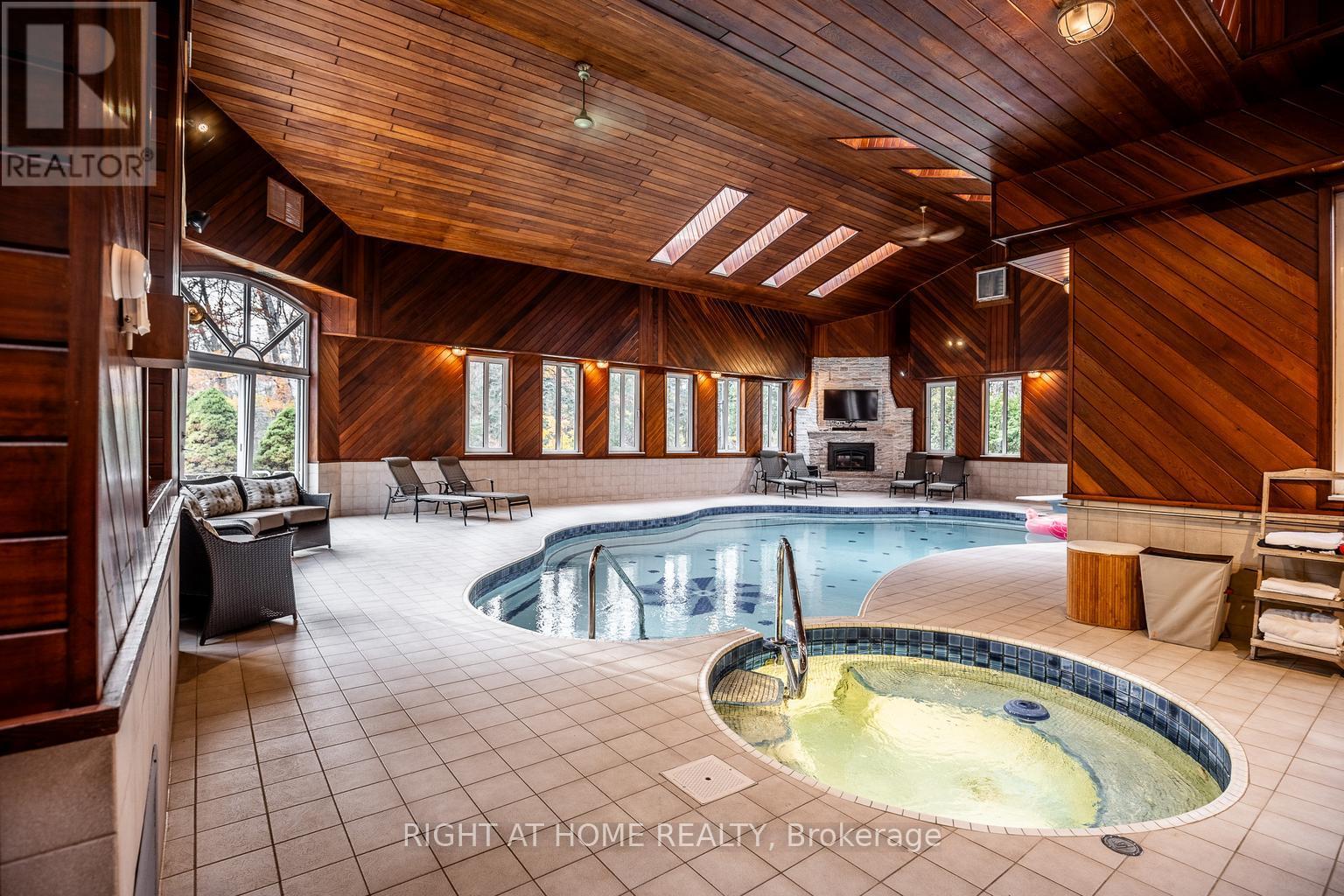 38 SUGARBUSH COURT - 37