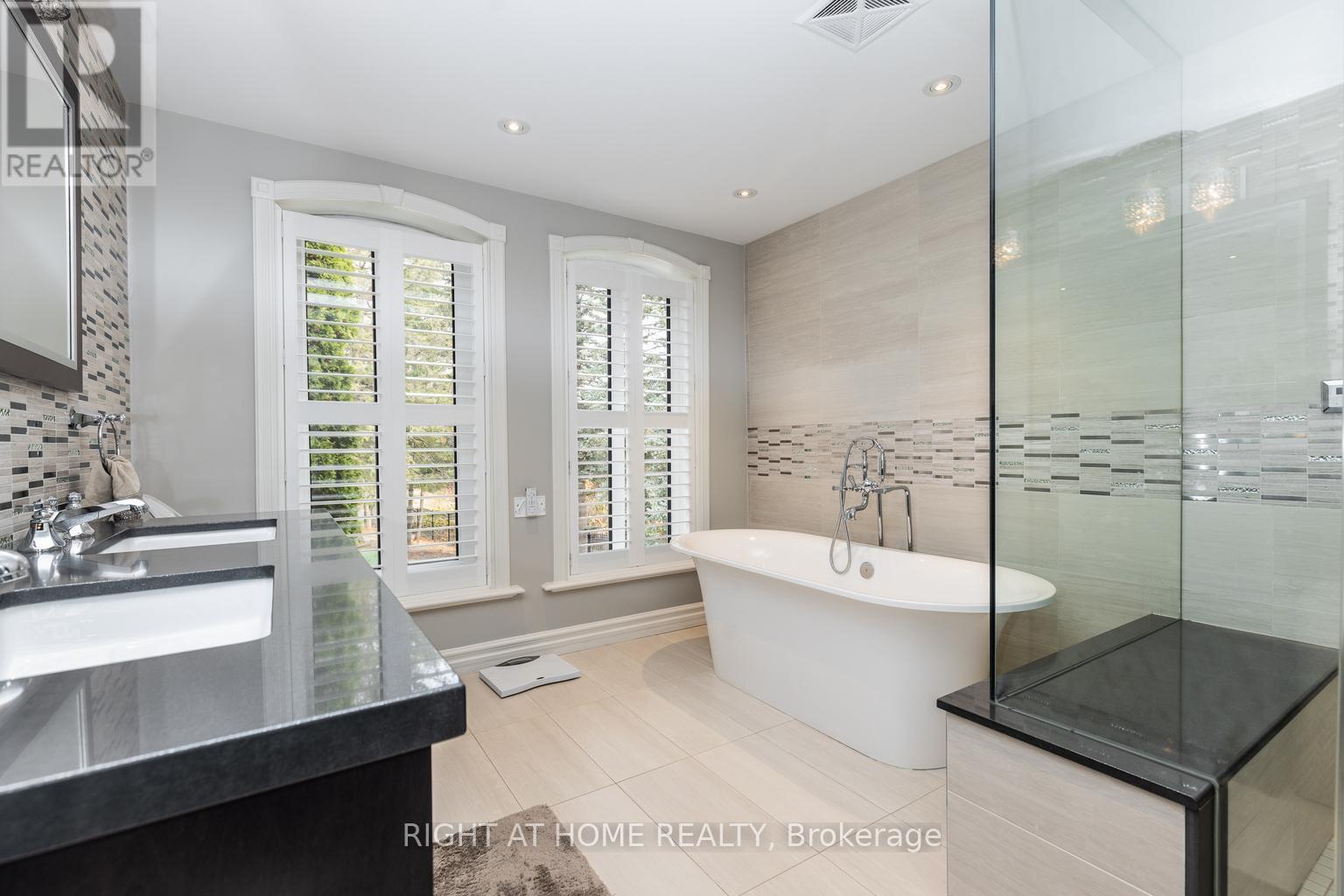 38 SUGARBUSH COURT - 47