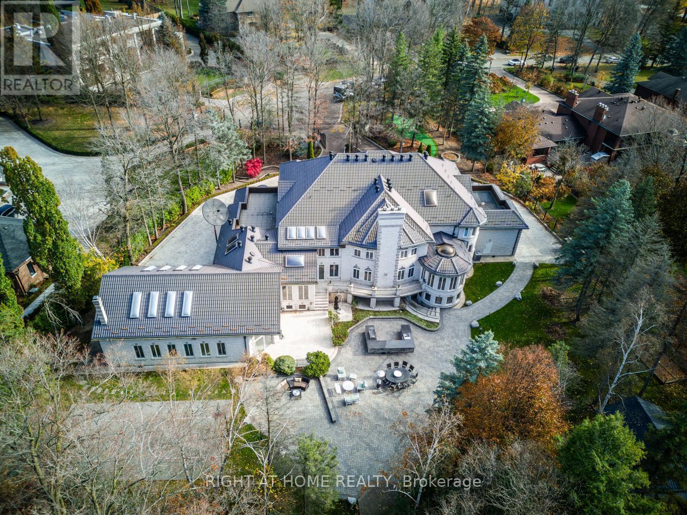 38 SUGARBUSH COURT - 50