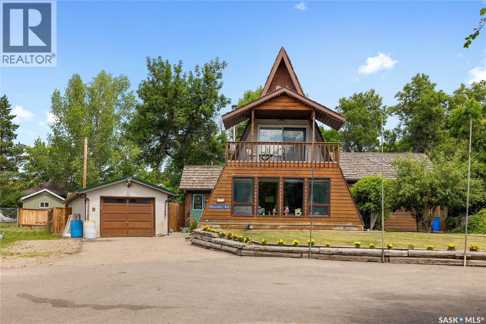 172 Boundary AVENUE - 1