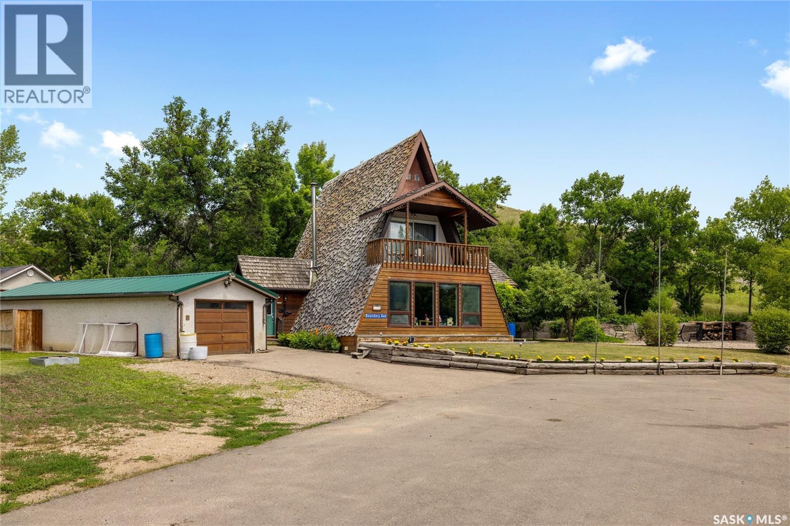 172 Boundary AVENUE - 2