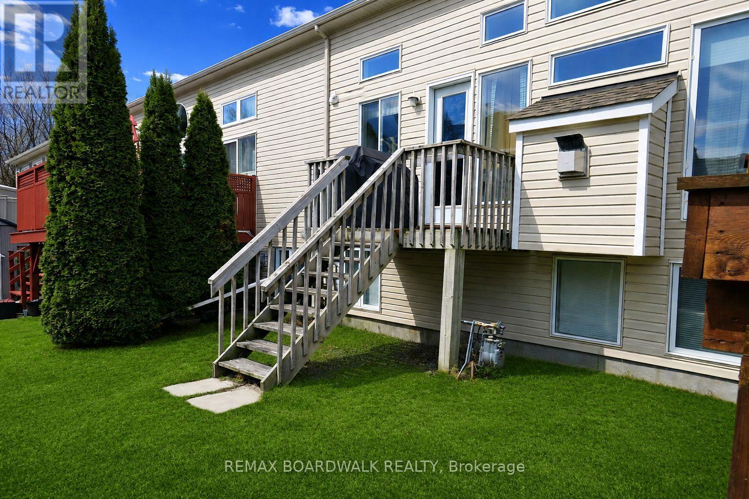 5 MAPLE PARK PRIVATE - 34