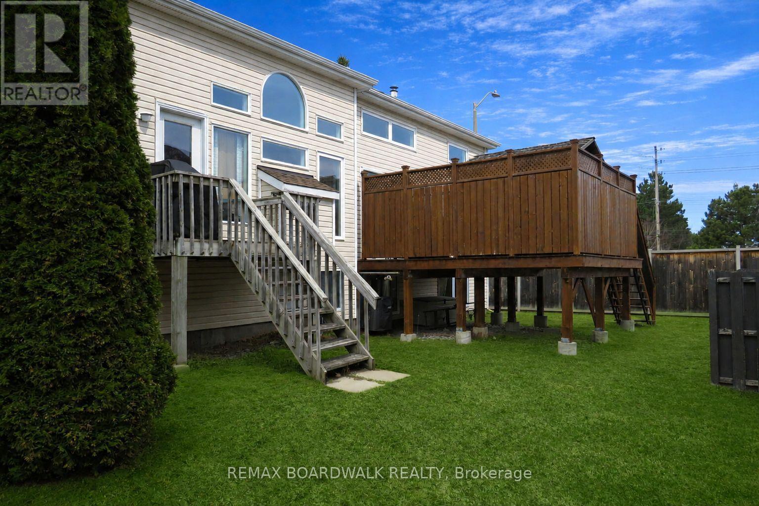 5 MAPLE PARK PRIVATE - 33