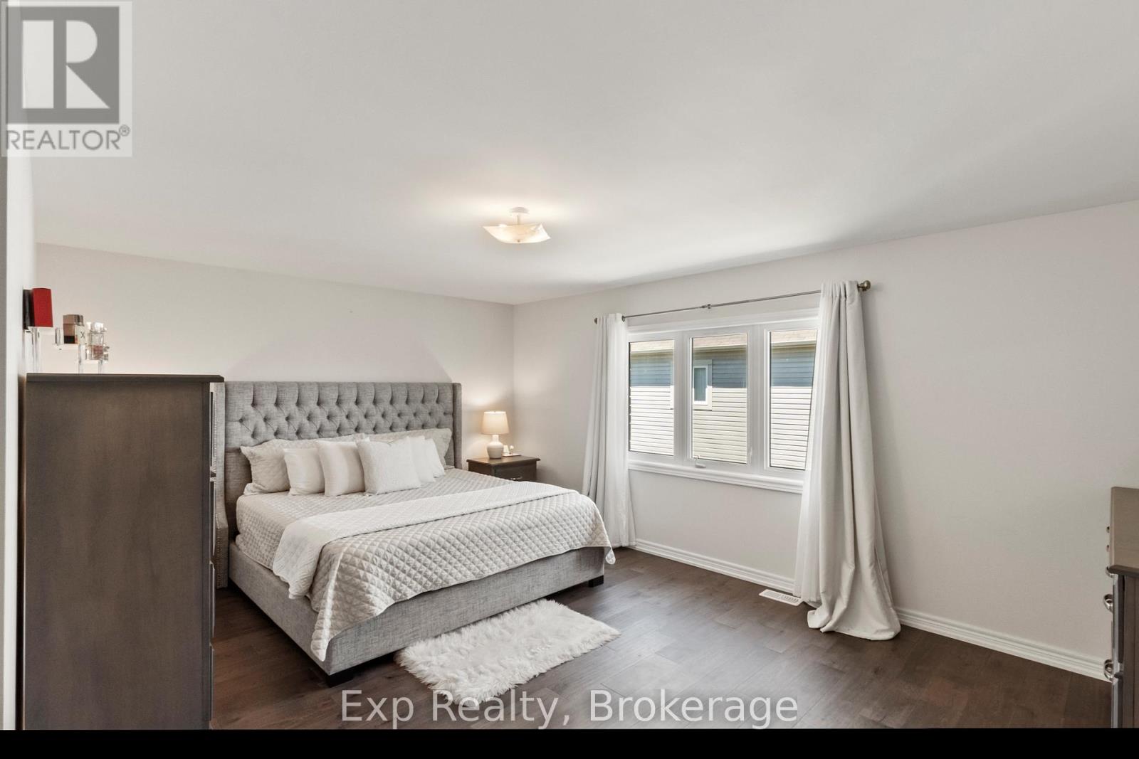 64 PAUL REXE BOULEVARD - 20