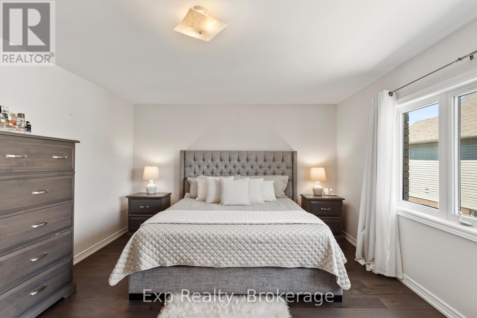 64 PAUL REXE BOULEVARD - 21