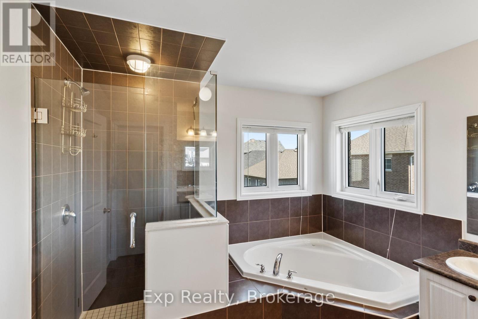 64 PAUL REXE BOULEVARD - 23