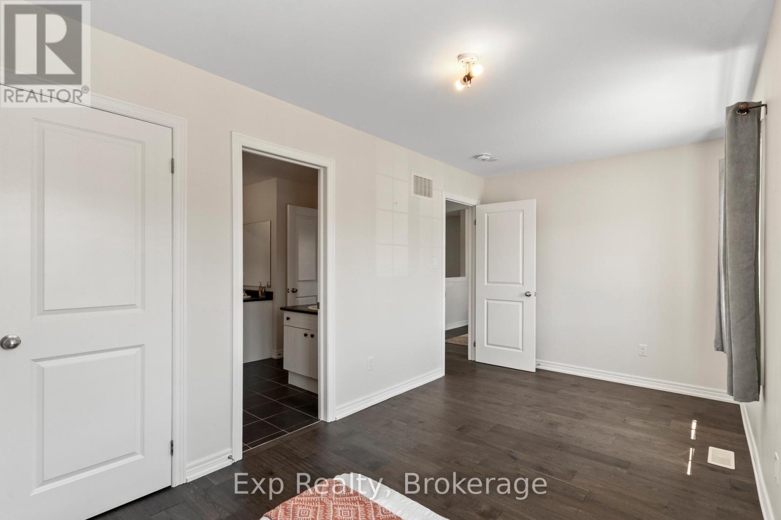 64 PAUL REXE BOULEVARD - 26