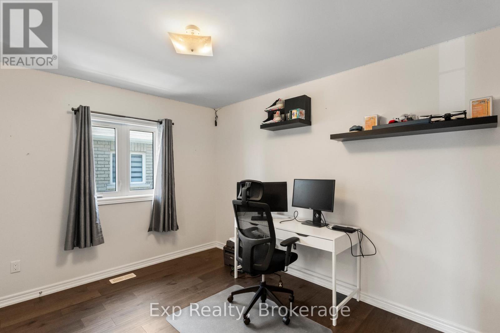 64 PAUL REXE BOULEVARD - 27
