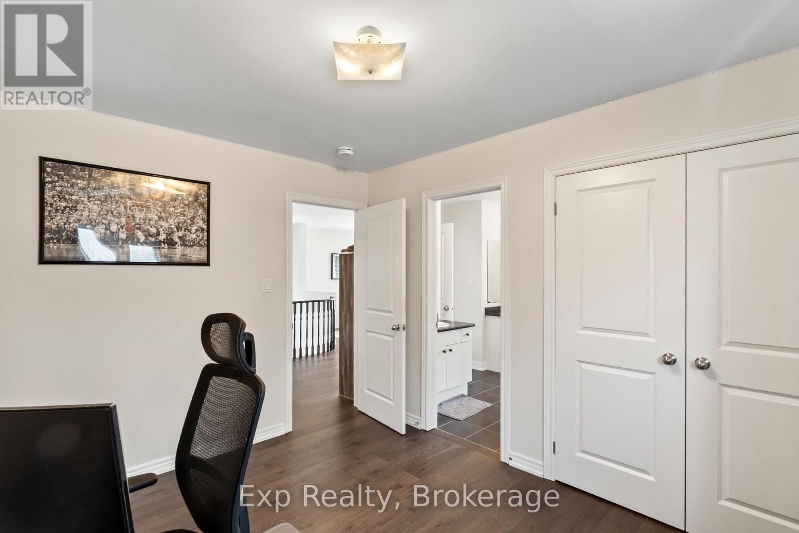 64 PAUL REXE BOULEVARD - 28