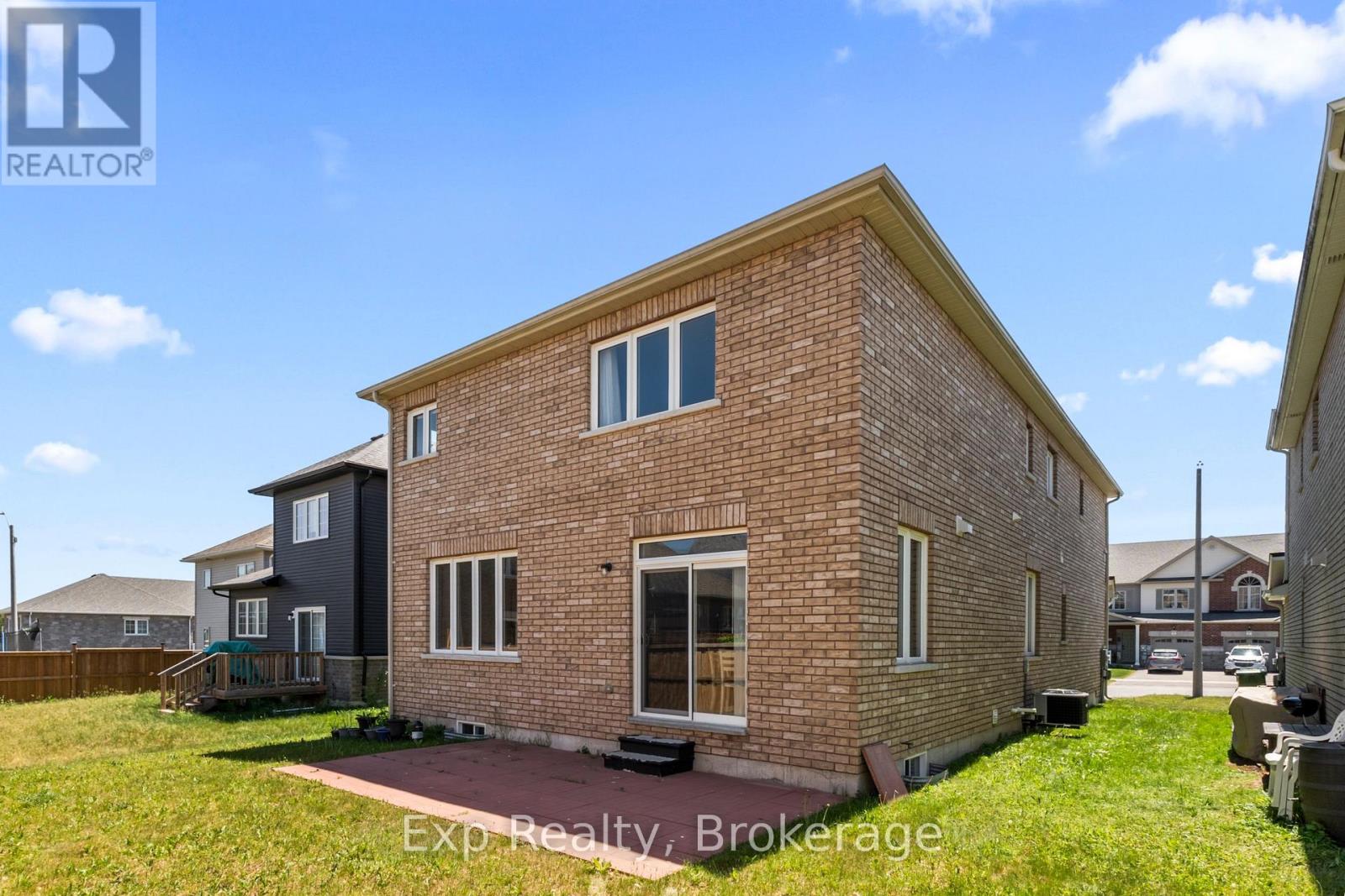 64 PAUL REXE BOULEVARD - 3