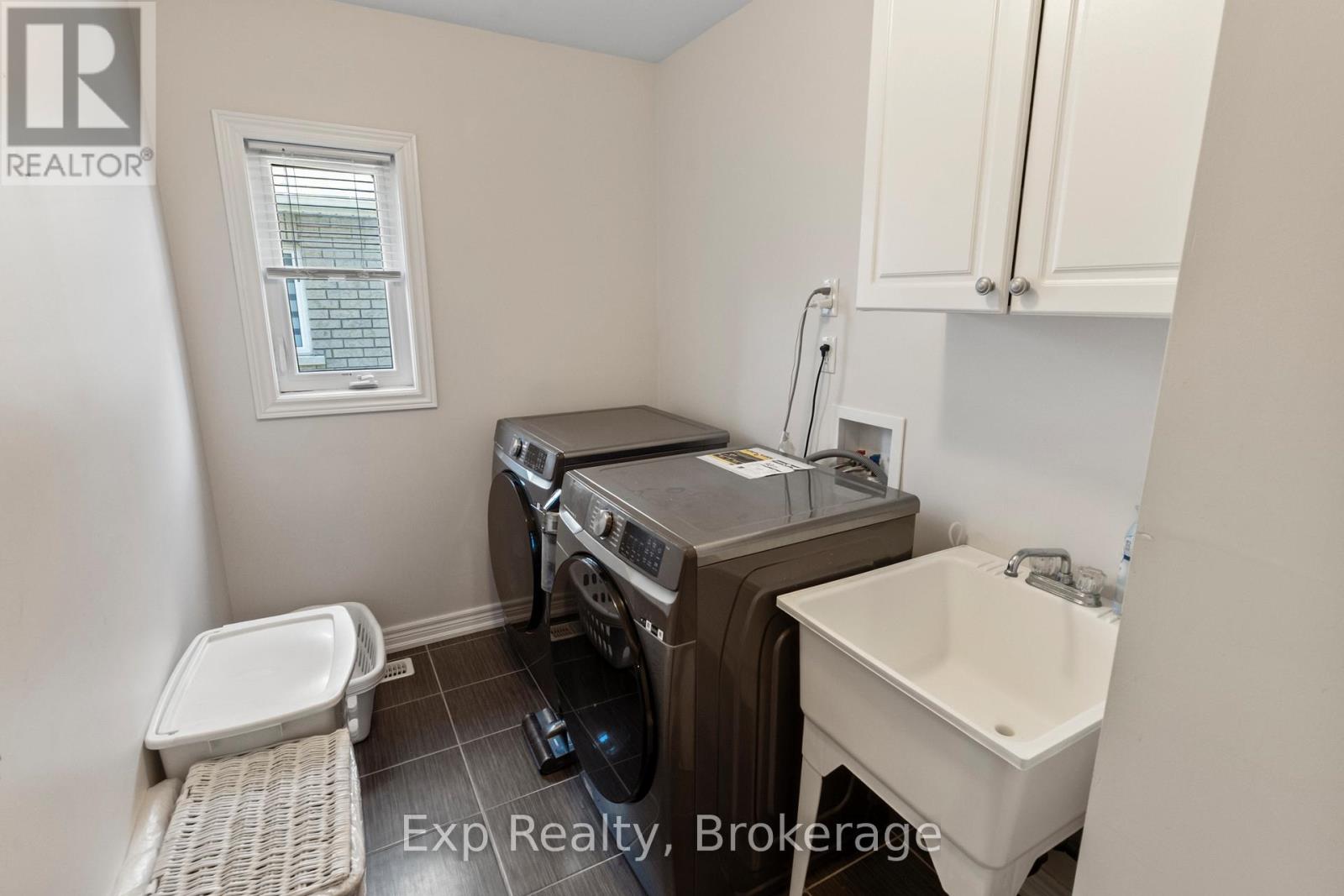 64 PAUL REXE BOULEVARD - 30