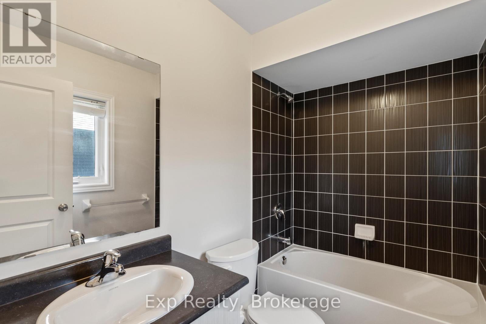 64 PAUL REXE BOULEVARD - 32