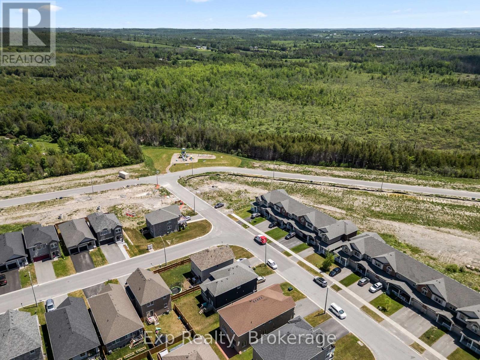 64 PAUL REXE BOULEVARD - 33