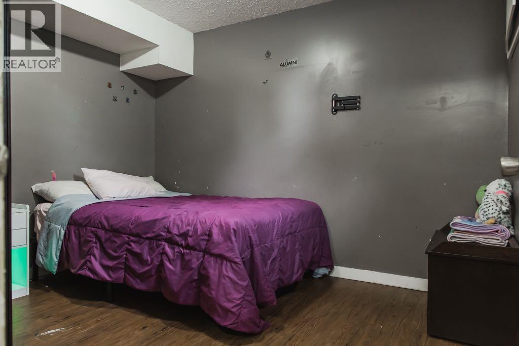 9804 77 Avenue - 22