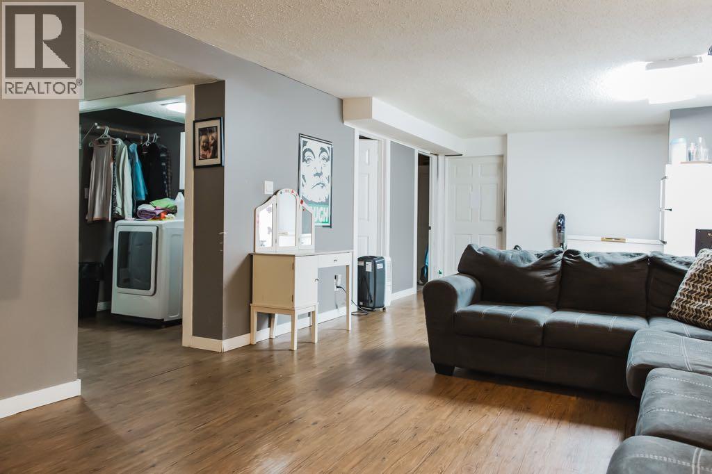 9804 77 Avenue - 24