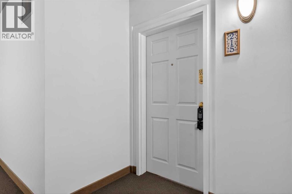 215, 777 3 Avenue SW - photo 3