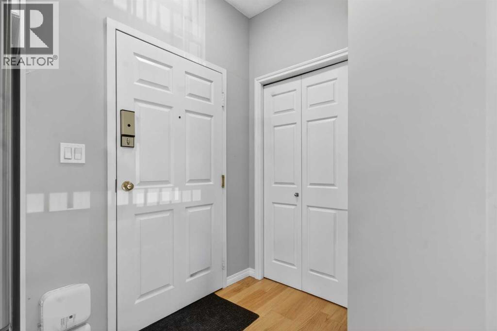 215, 777 3 Avenue SW - photo 4