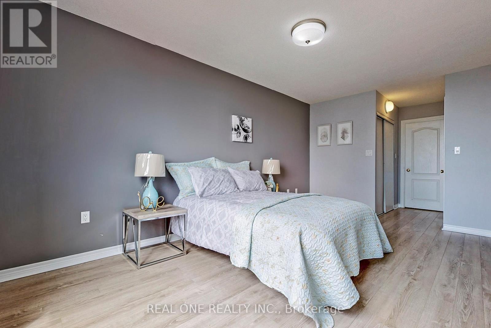 #1203 88 GRANDVIEW WAY - 22