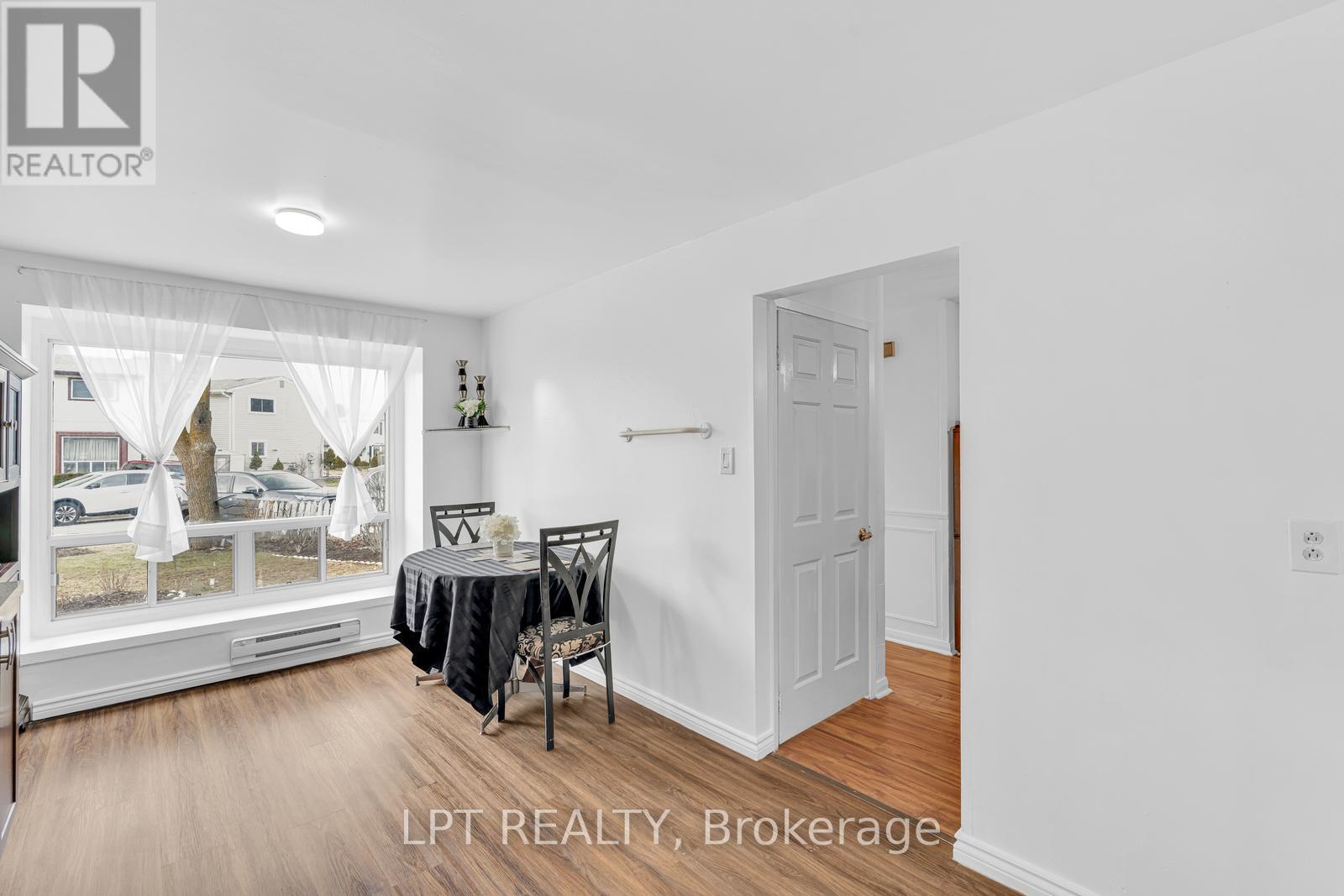 95 HUNTINGWOOD CRESCENT - 22