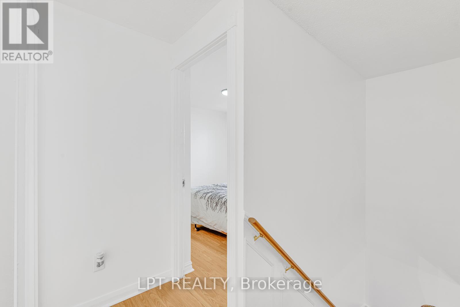 95 HUNTINGWOOD CRESCENT - 28