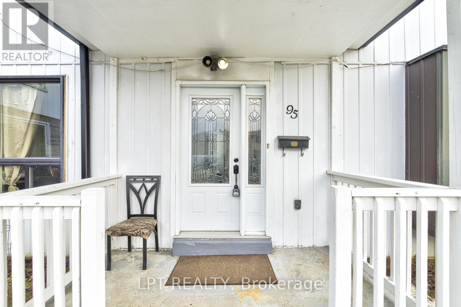 95 HUNTINGWOOD CRESCENT - 3